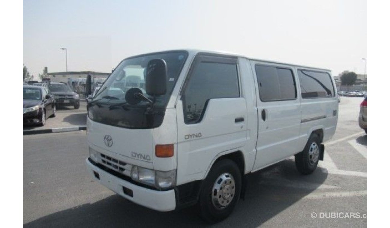 تويوتا داينا Toyota Dyna Van Right Hand Drive (Stock PM 830)