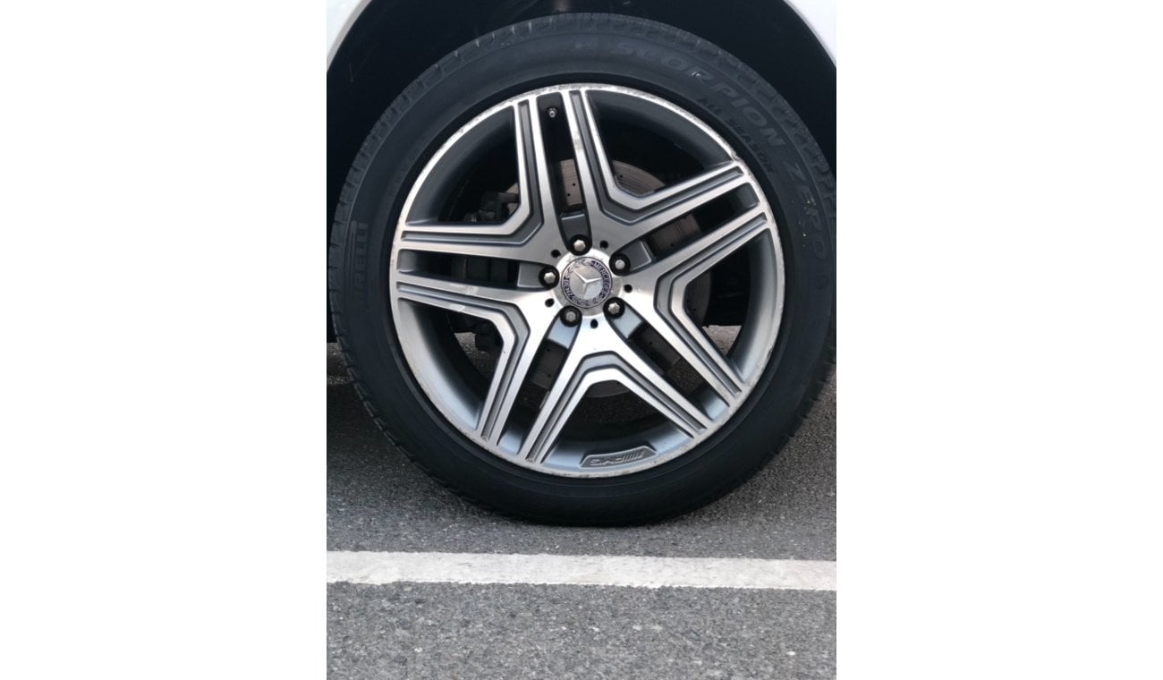 Mercedes-Benz GL 500 MODEL 2015 GCC CAR PERFECT CONDITION INSIDE AND OUTSIDE FULL OPTION PANORAMIC ROOF LEATHER SEATS BAC