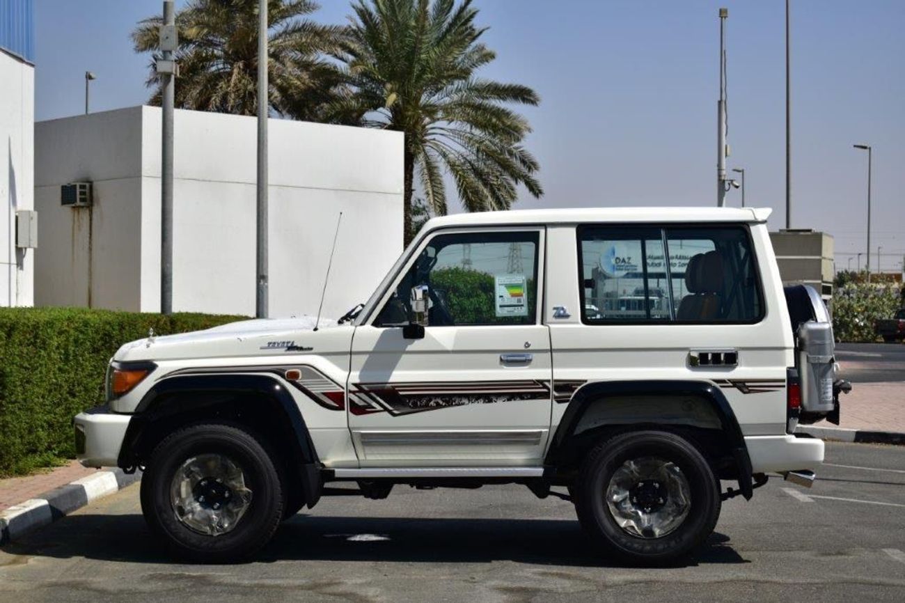 تويوتا لاند كروزر 70 71 Hardtop Xtreme V6 4.0L Petrol 5 Seat MT -70th Anniversary