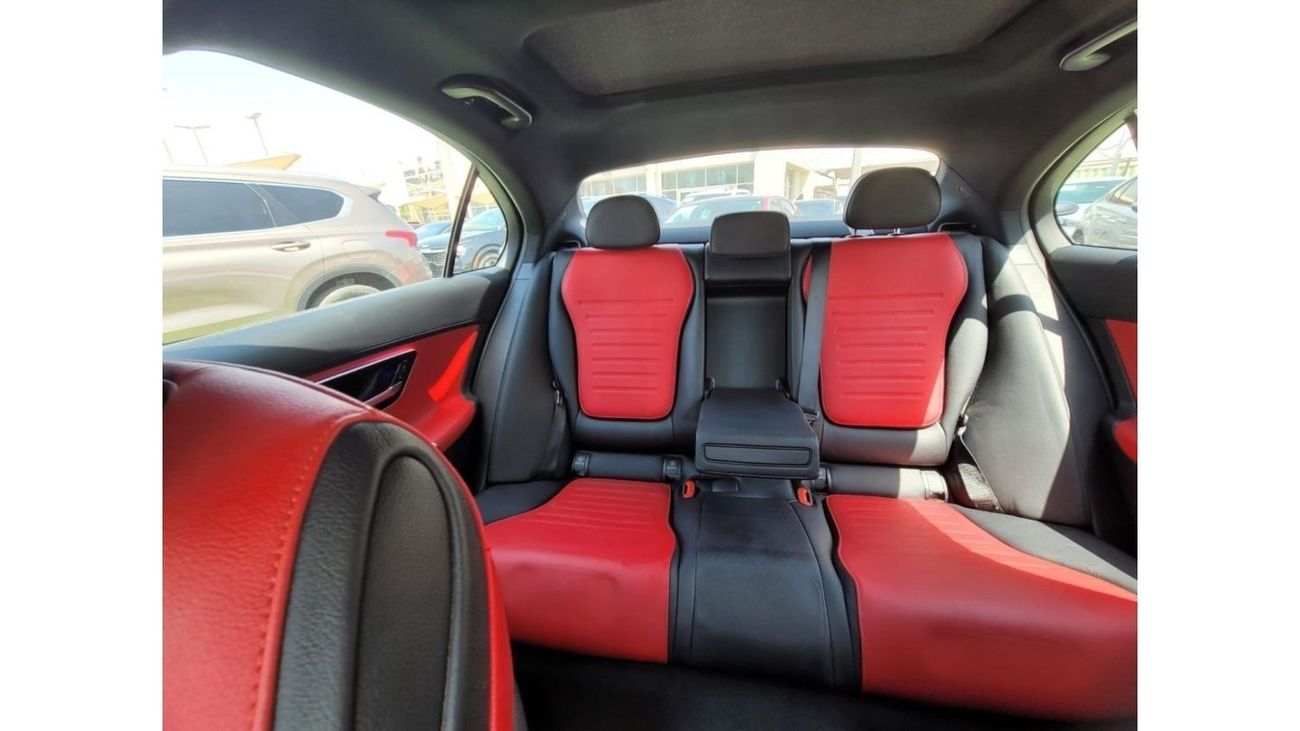مرسيدس بنز C 300 2022 Mercedes-Benz C 300 Std (W205), 4dr Sedan, 2L 4cyl Petrol, Automatic, Rear Wheel Drive