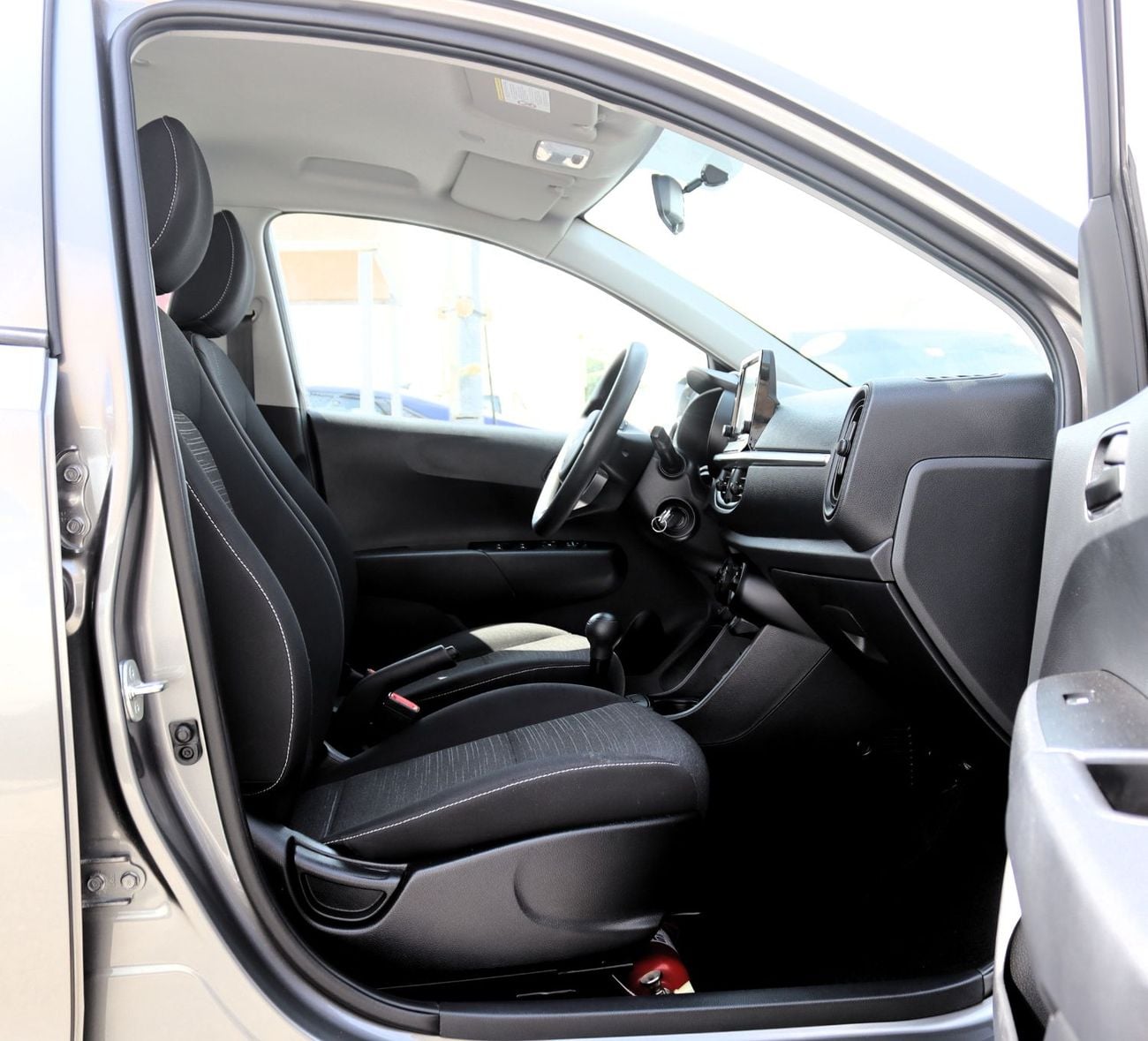 Kia Picanto LX ACCIDENTS FREE - GCC - ORIGINAL PAINT - 4 AUTOMATIC WINDOWS - PERFECT CONDITION INSIDE OUT