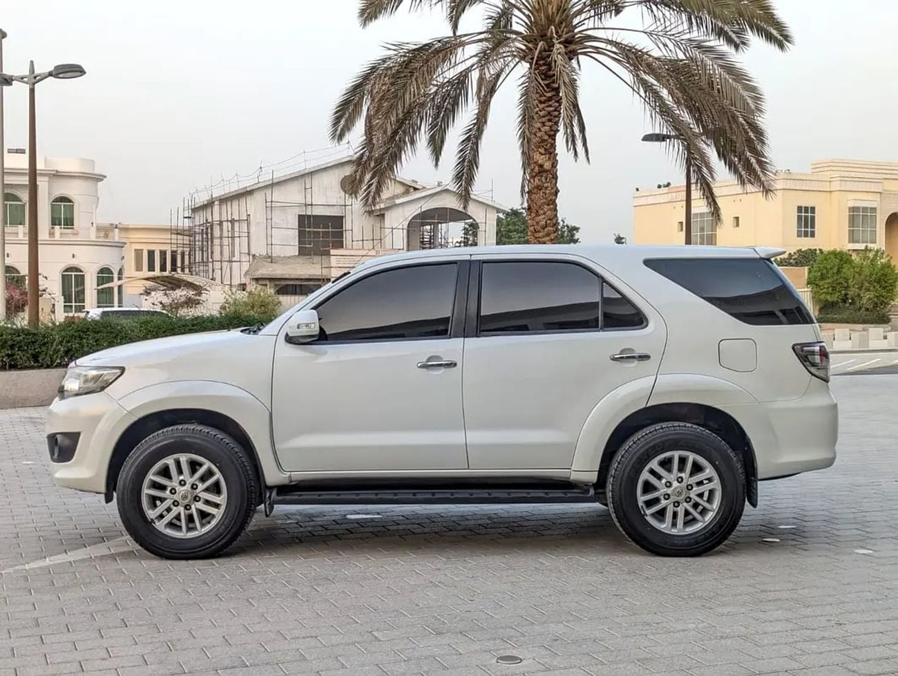 Toyota Fortuner GCC V4 2.7L IN GOOD CONDITION