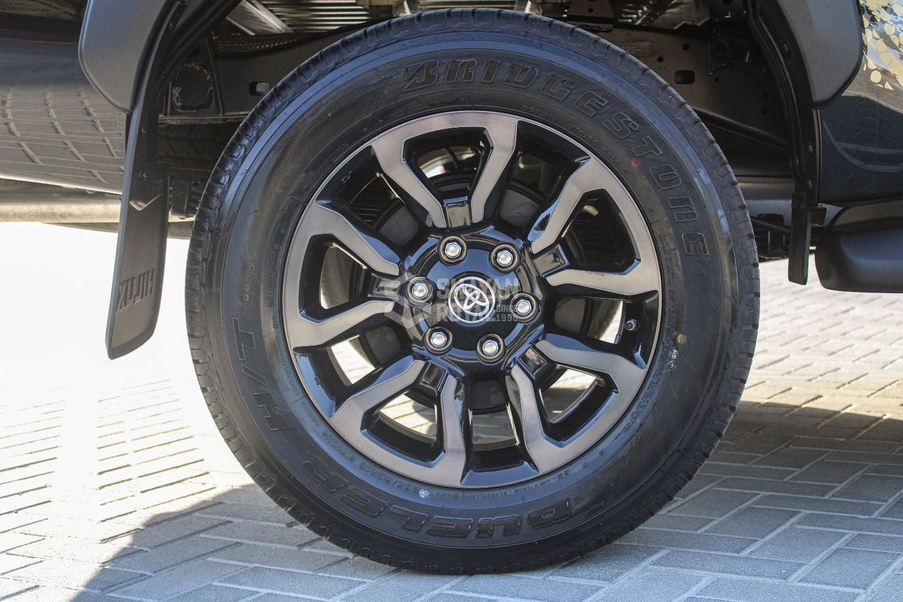 Toyota Hilux ADVENTURE 4.0L V6 PETROL DC AT 4WD 2026MY