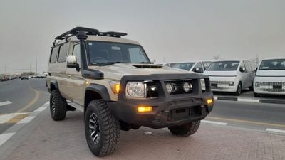 Toyota Land Cruiser 70 Right-Hand drive troop carrier diesel V8 1VD diesel manual 13 seater