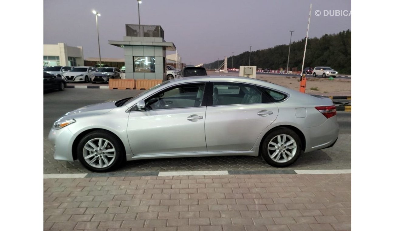 Toyota Avalon XLE Very Clean Car