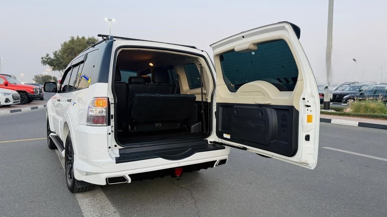 Mitsubishi Pajero 2016 | SIGNATURE BODY KIT | RHD | 3.2L DIESEL ENGINE | AUTOMATIC TRANSMISSION | ELECTRIC SEAT | REAR