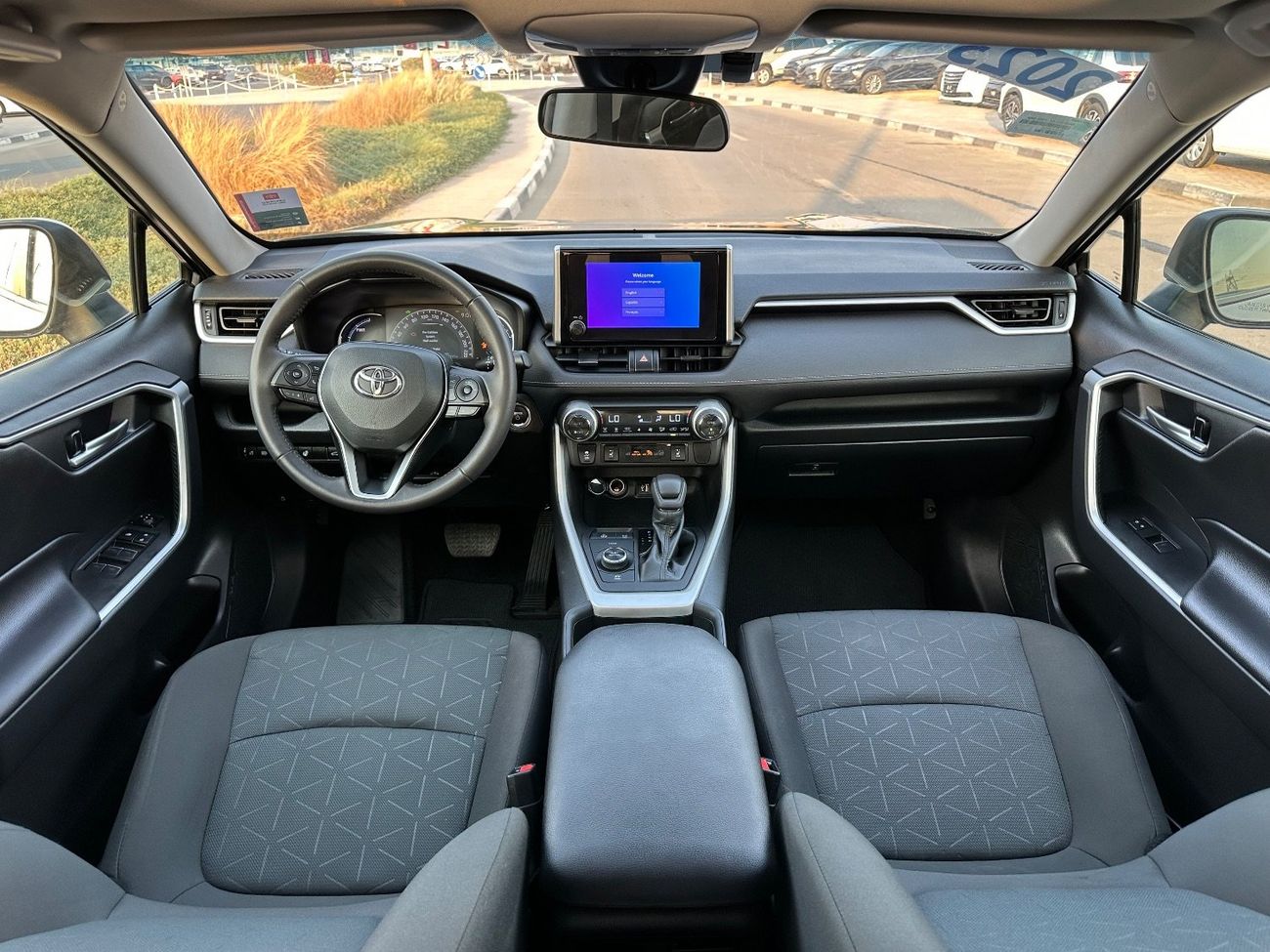 Toyota RAV4 hybrid XLE 2.5L | Sunroof Full option