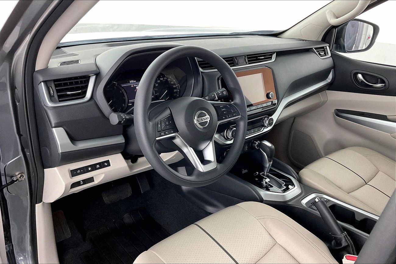 نيسان إكستيرا Titanium | ضمان مجاني لمدة عام | 0 دفعة أولى