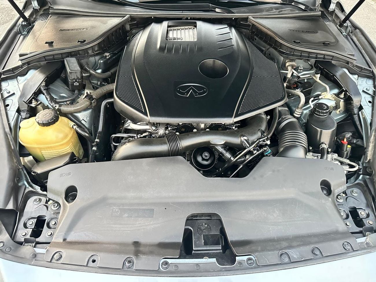 Infiniti Q50 Premium 2.0L