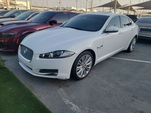 جاكوار XF