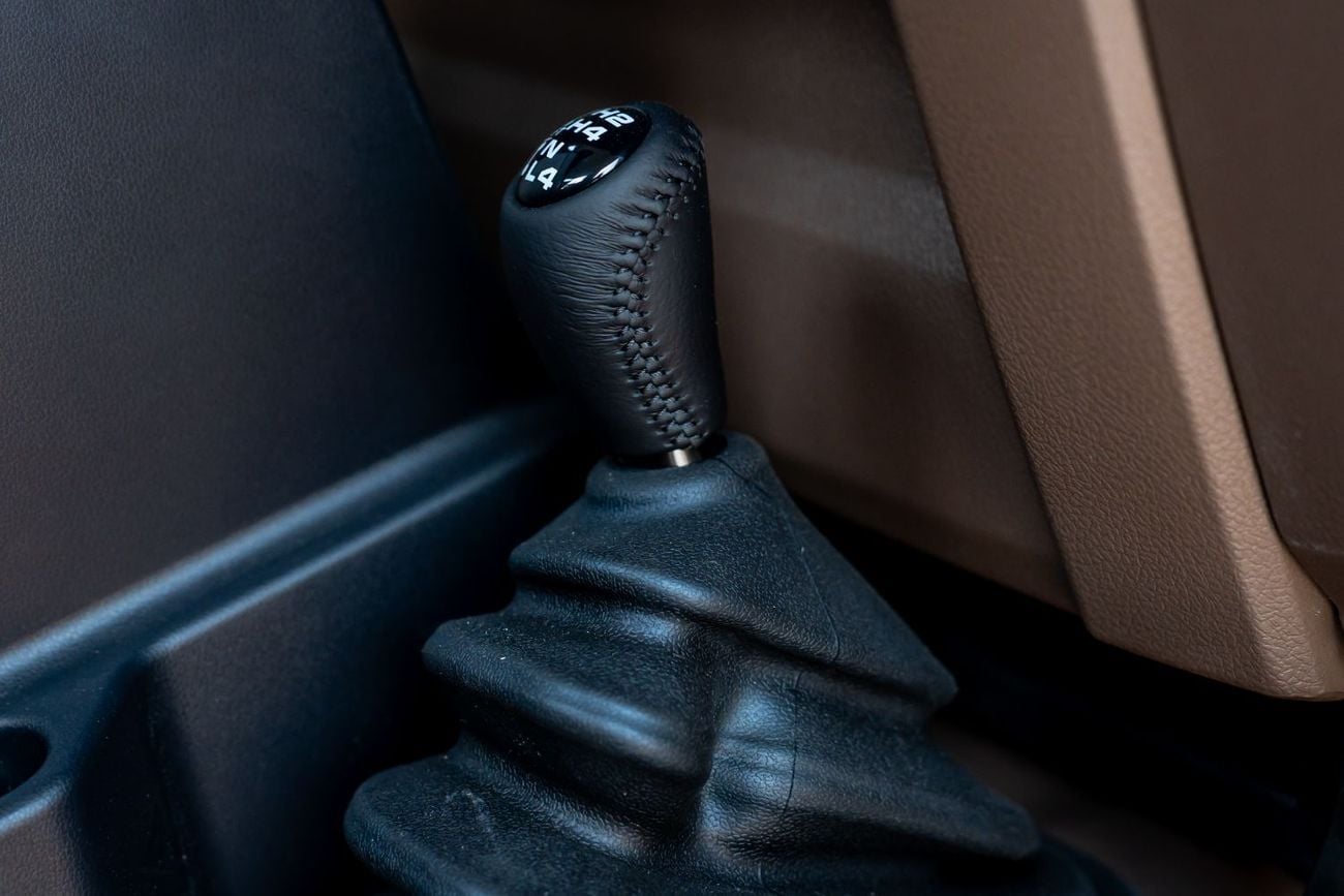 تويوتا لاند كروزر Toyota Land Cruiser Pickup LC79  S-C (4.0L  P A-T M-2025