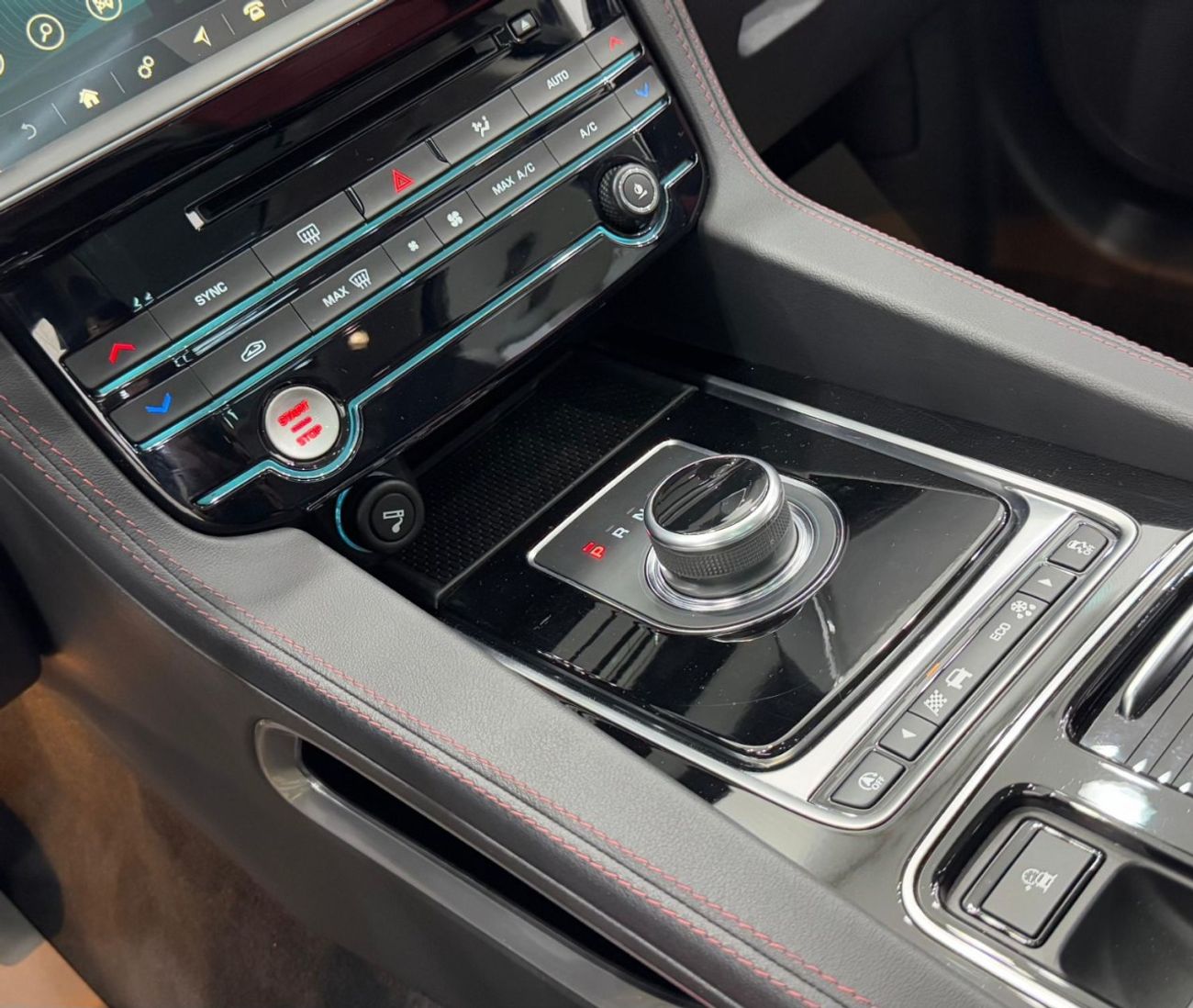 Jaguar F Pace R-Sport 2.0L 2019 Jaguar F-Pace R-Sport 25t, Warranty, Full Service History, Excellent Condition, GC