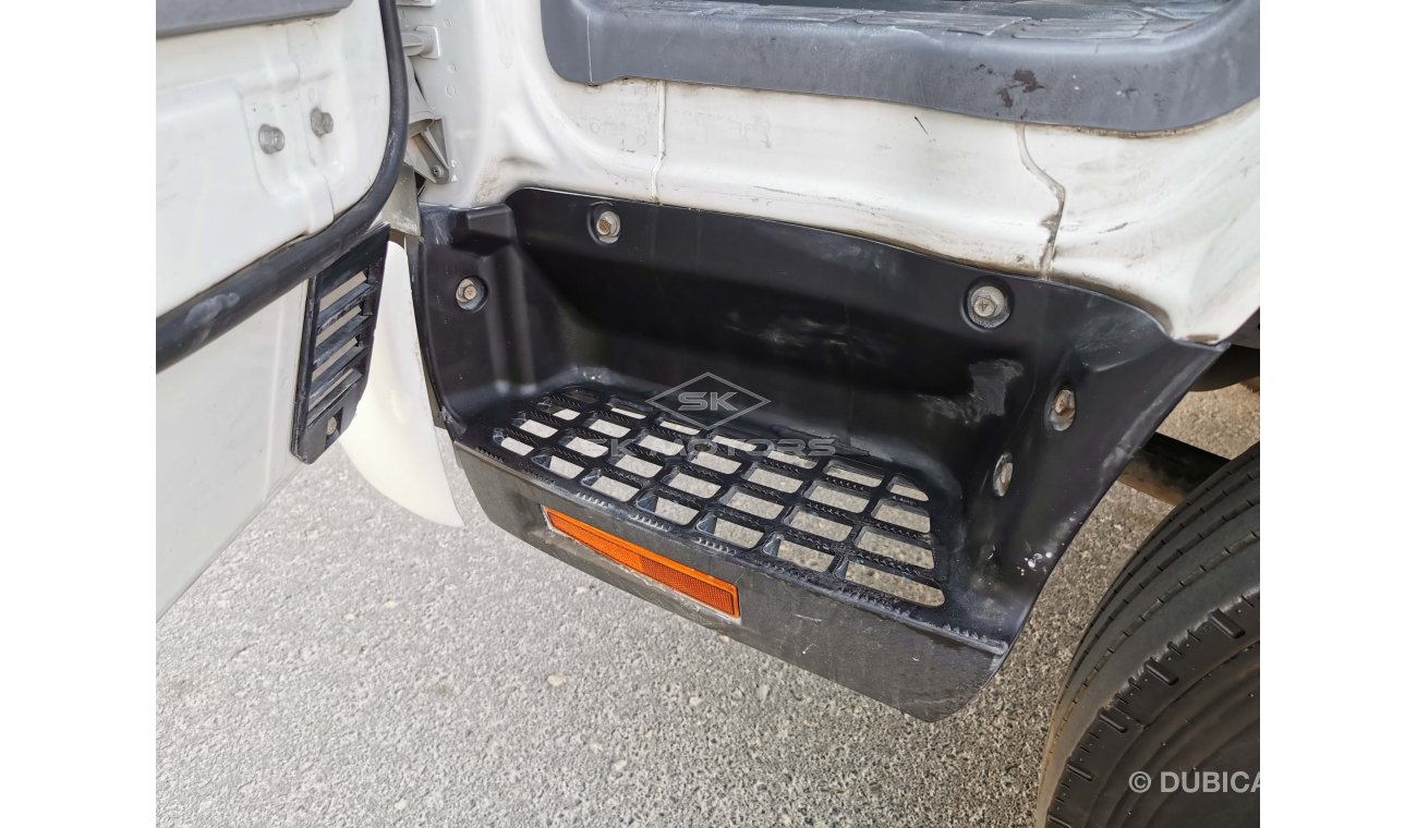 Mitsubishi Fuso Canter 4.2L, Diesel, Manual Grear Box, Front A/C, Dual Battery (LOT # 6452)