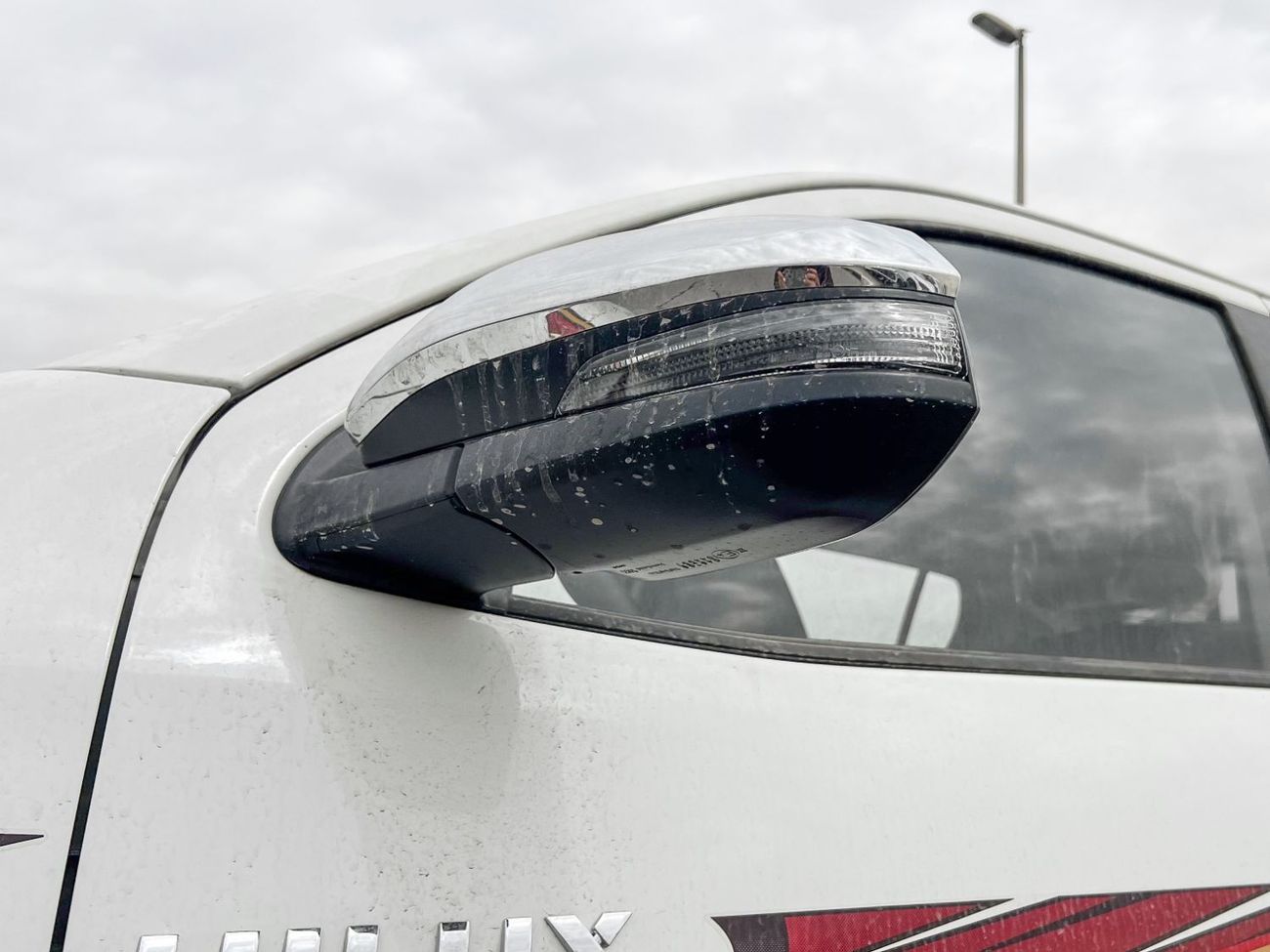 Toyota Hilux EXPORT ONLY - HILUX GLX.S 2.7L AWD A/T with Push Button