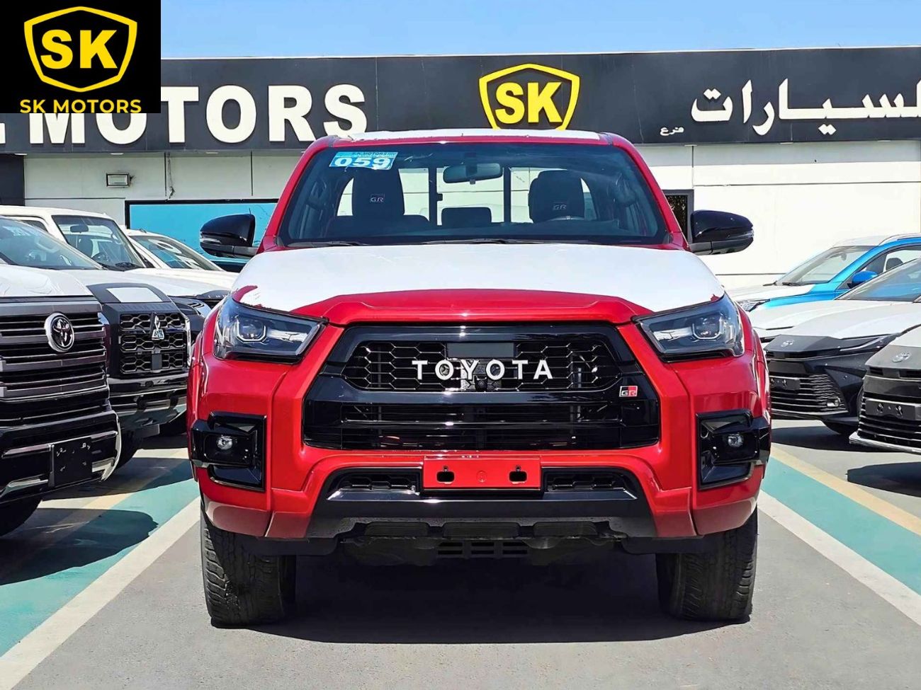 Toyota Hilux GR SPORT / FULL OPTION / 4.0L V6 / BEDLINER, ROOLBAR / PUSH SRTAT / LEATHER SEATS / CODE#GR-S