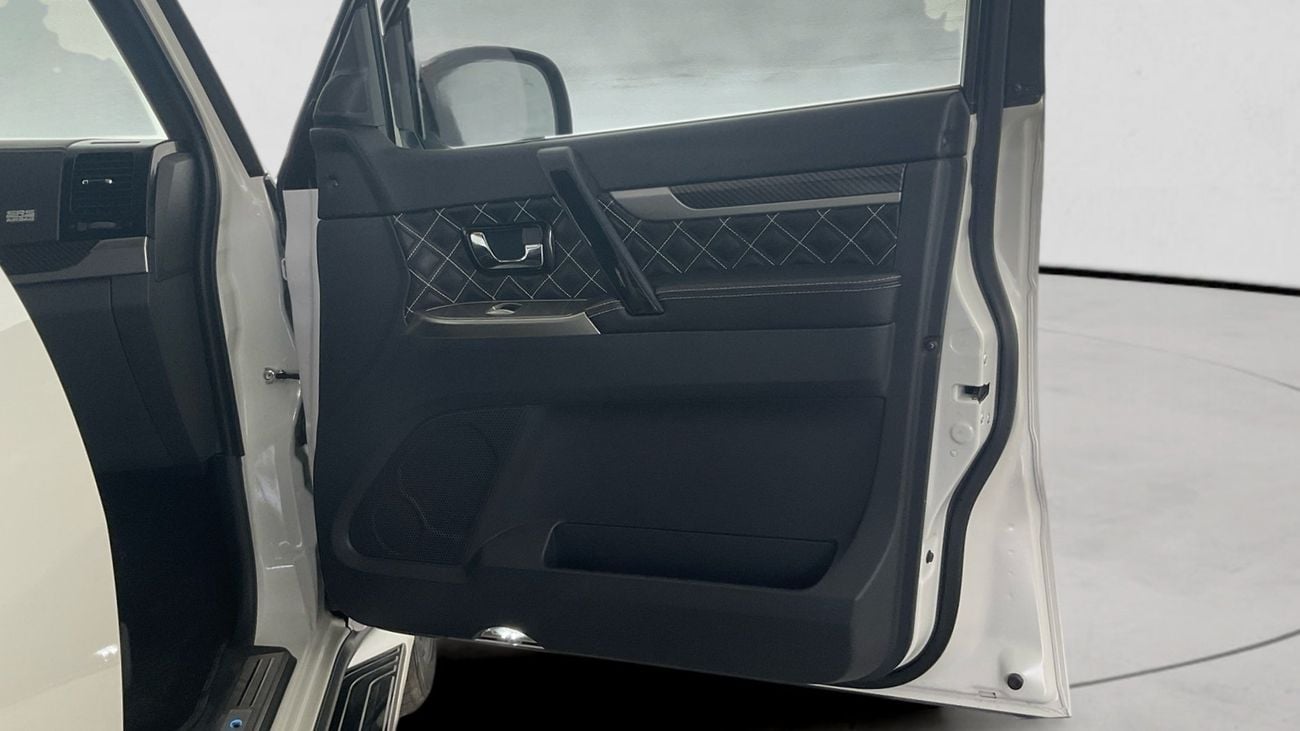 ميتسوبيشي باجيرو Signature Edition | upto AED 20,000 Ramadan Discount | شامل الضمان | 0 ﺪﻔﻋﺓ ﺃﻮﻟﻯ