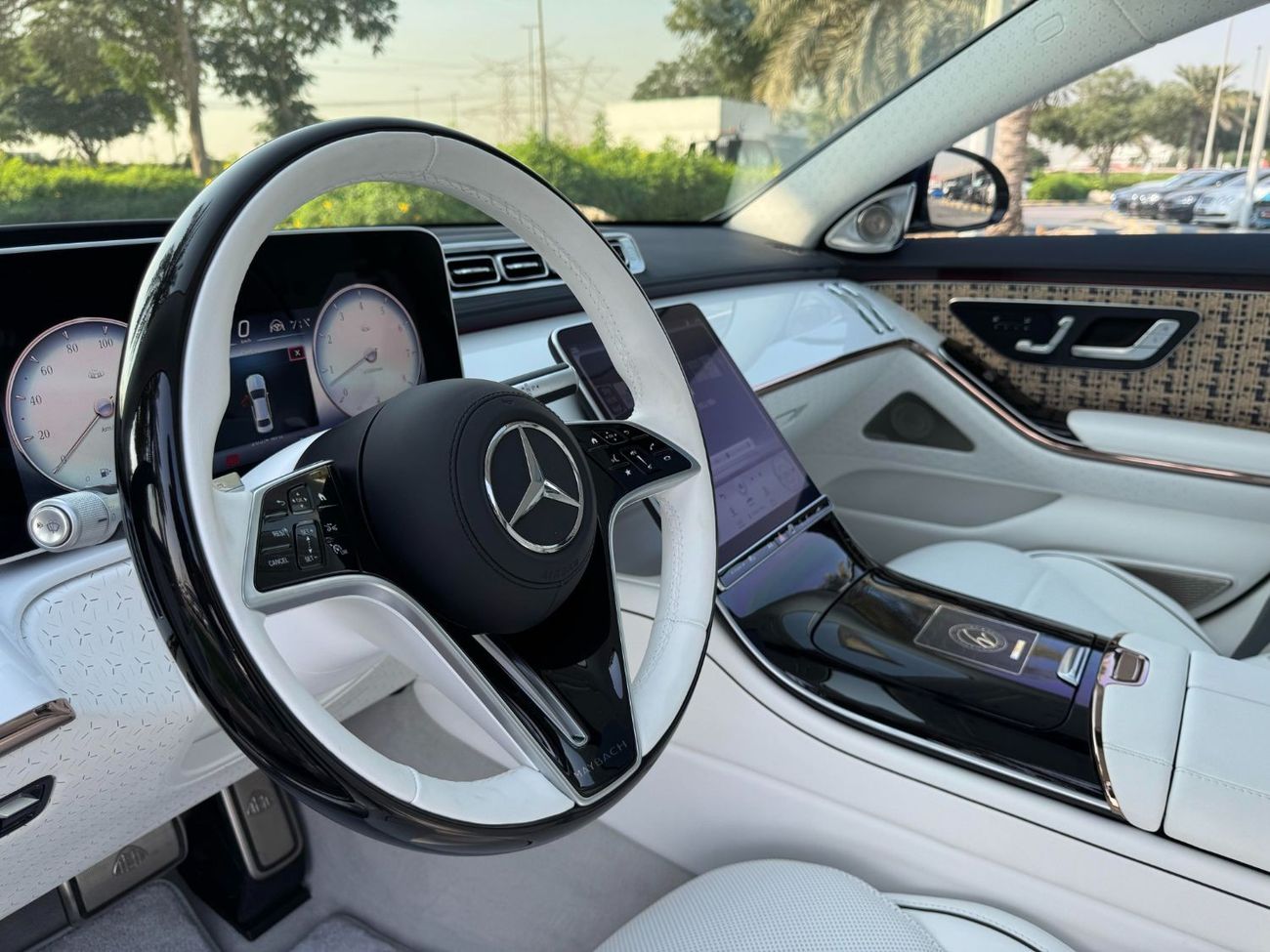 Mercedes Maybach S680 Maybach **2023**BRAND NEW GCC SPEC UNDER WARRANTY AND SERVICE