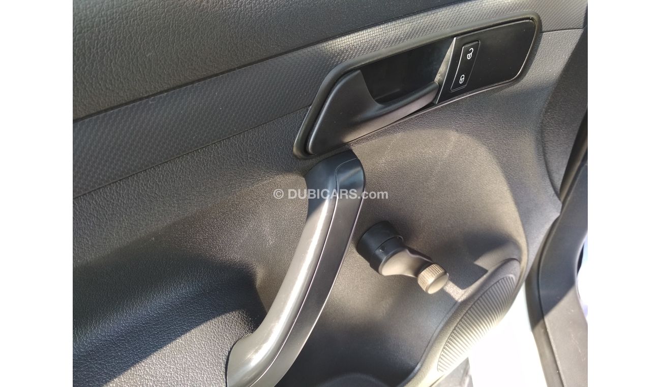 فولكس واجن كادي 2015 ابيض خليجى حالة وكالة بدون صبغ بدون حوادث ممتاذة