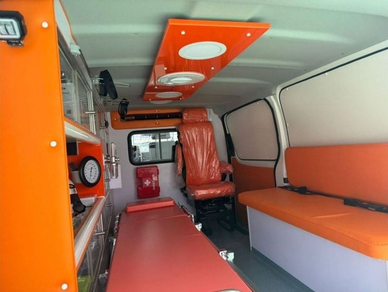 تويوتا هاياس 3.5L PETROL V6 STD ROOF AMBULANCE 2024