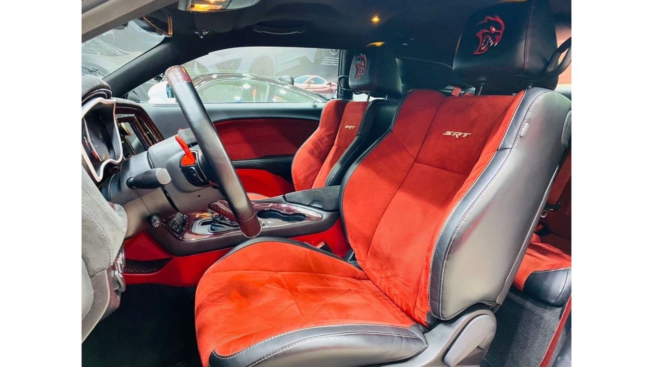 Dodge Challenger SRT Hellcat CHALLENGER HELLCAT 2015 GCC IN BEAUTIFUL CONDITION FOR ONLY 169K AED INCLUDING FREE INSU