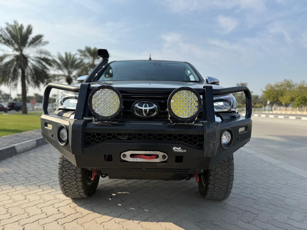 تويوتا هيلوكس SR5 export from Australia