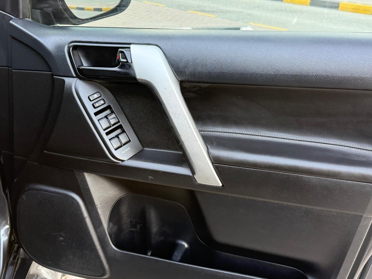 تويوتا برادو VX Right Hand Side Drive