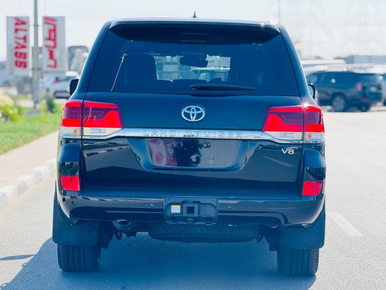 تويوتا لاند كروزر VXR Toyota Land Cruiser 2020 v8 diesel full options RHD