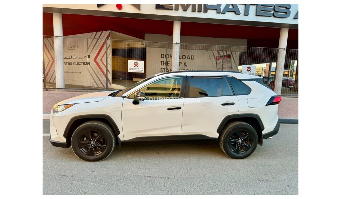 Toyota RAV4 2020 XLE SUNROOF PUSH START 4x4 - 2.5L USA IMPORTED