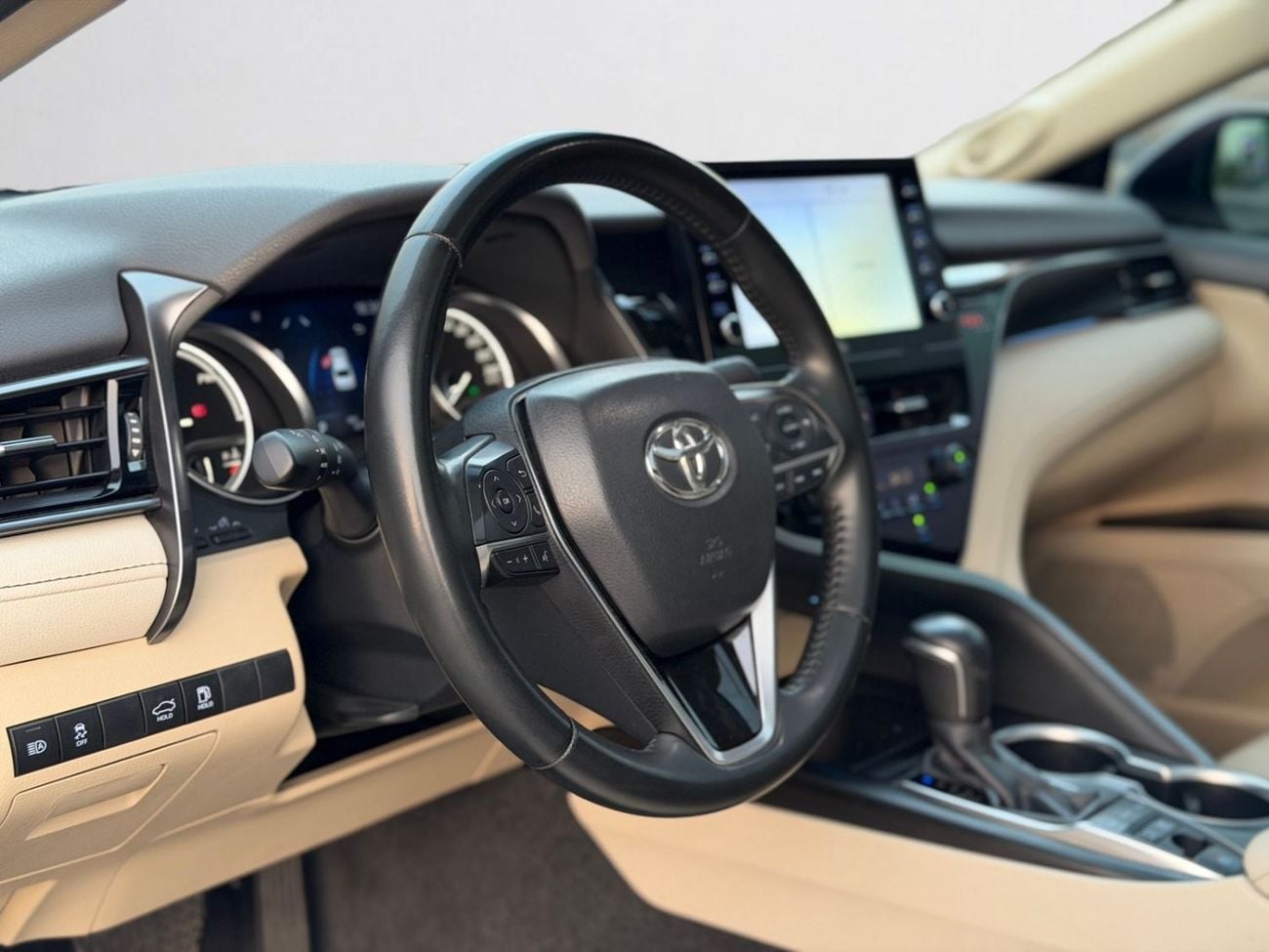 تويوتا كامري GLE HEV TOYOTA CAMRY HYBRID LIMITED | AGENCY WARRANTY | FULL AGENCY SERVICE HISTORY | 2024 | GCC SPECS