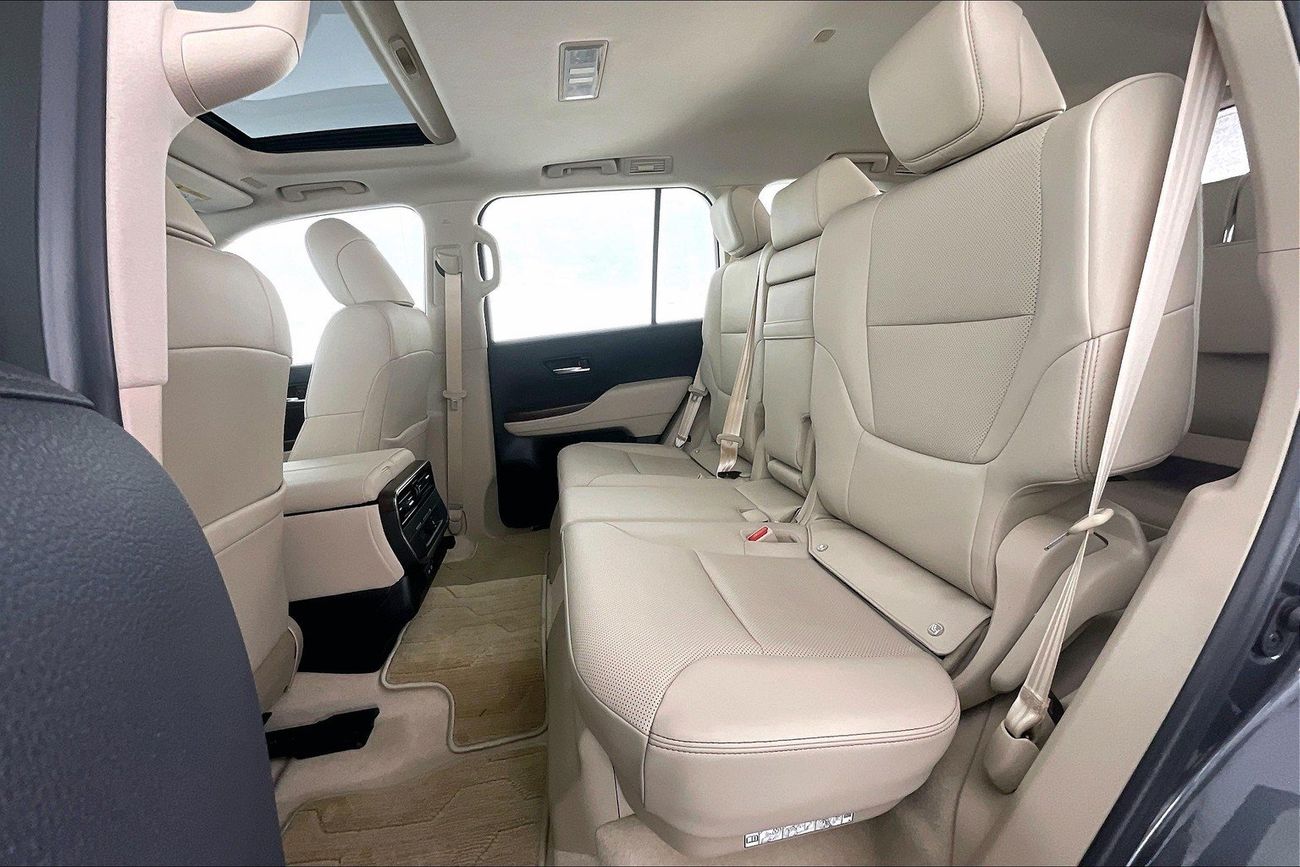 Toyota Land Cruiser GXR | National Day Celebration | Guaranteed Warranty | 0 Down Payment