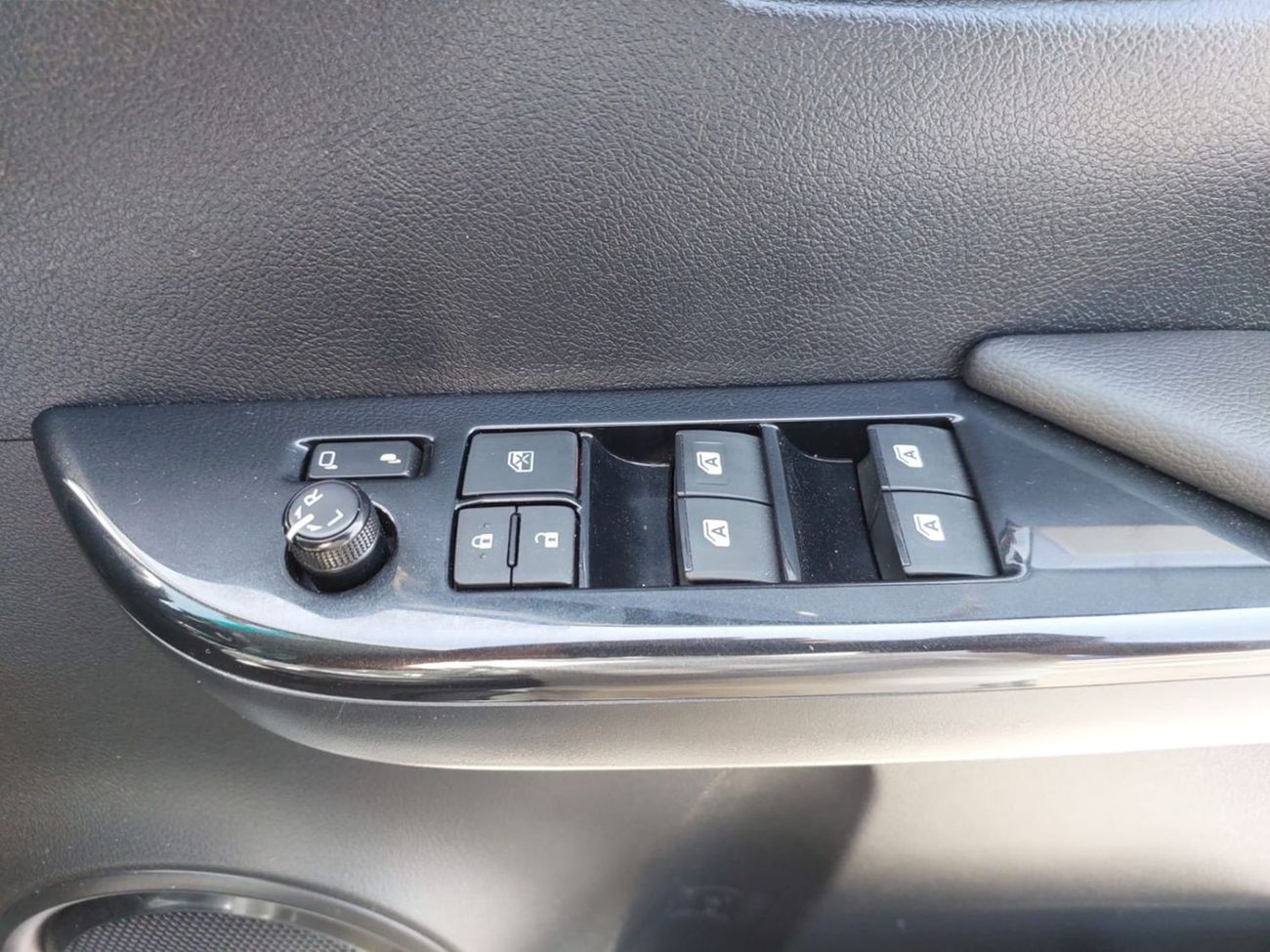 Toyota Hilux (RAMADAN OFFER) TOYOTA HILUX PICKUP RHD 2023 MODEL 2.8 L DIESEL AUTOMATIC(PM85171)