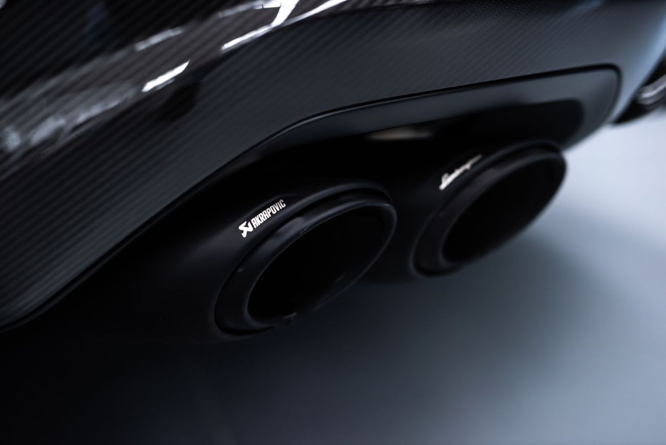 لامبورغيني اوروس 4.0T V8 Performante