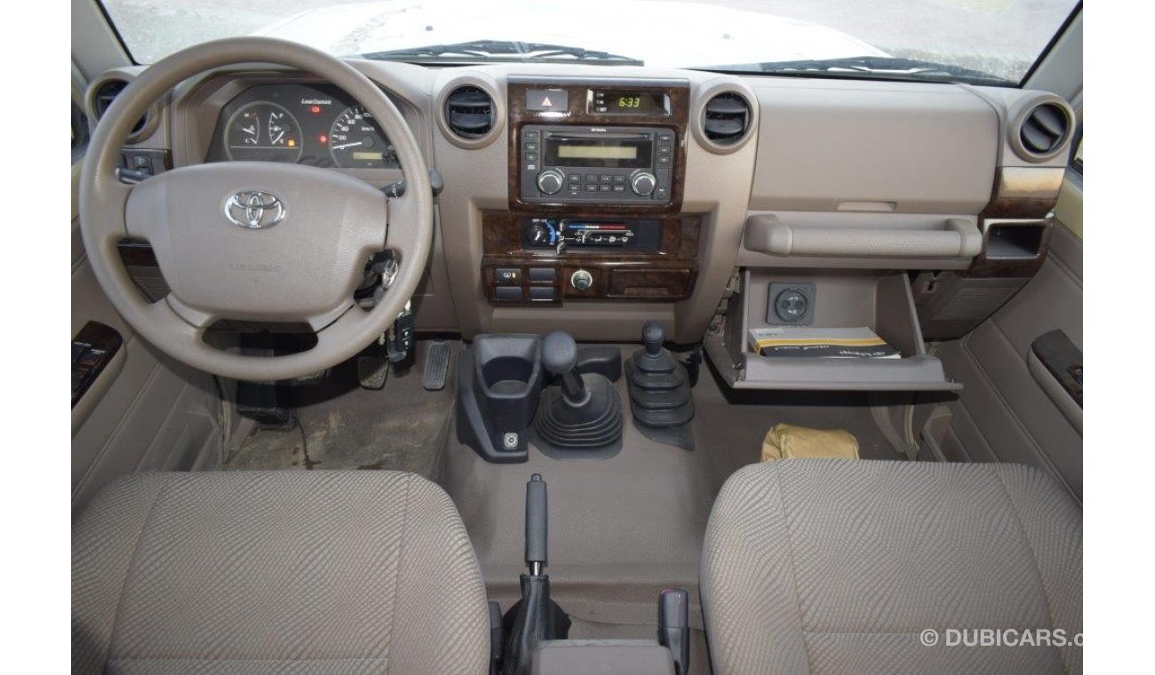 تويوتا لاند كروزر 71 HARDTOP SHORT WHEEL BASE  V6 4.0L PETROL