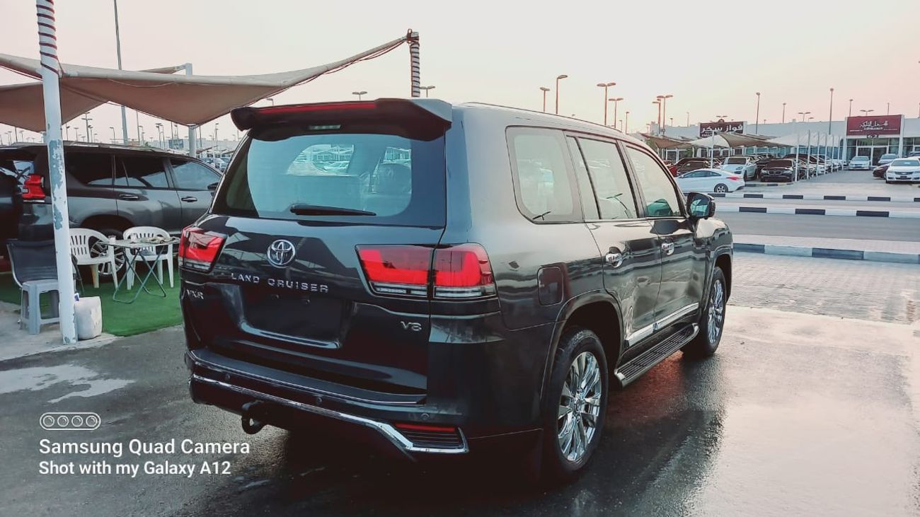 تويوتا لاند كروزر TOYOTA LAND CRUISER VXR 2009 (UPGRADE IN 2022) 8 CYLINDER ENGINE 4.7 (KM 292603) PRICE 85000 AED cle