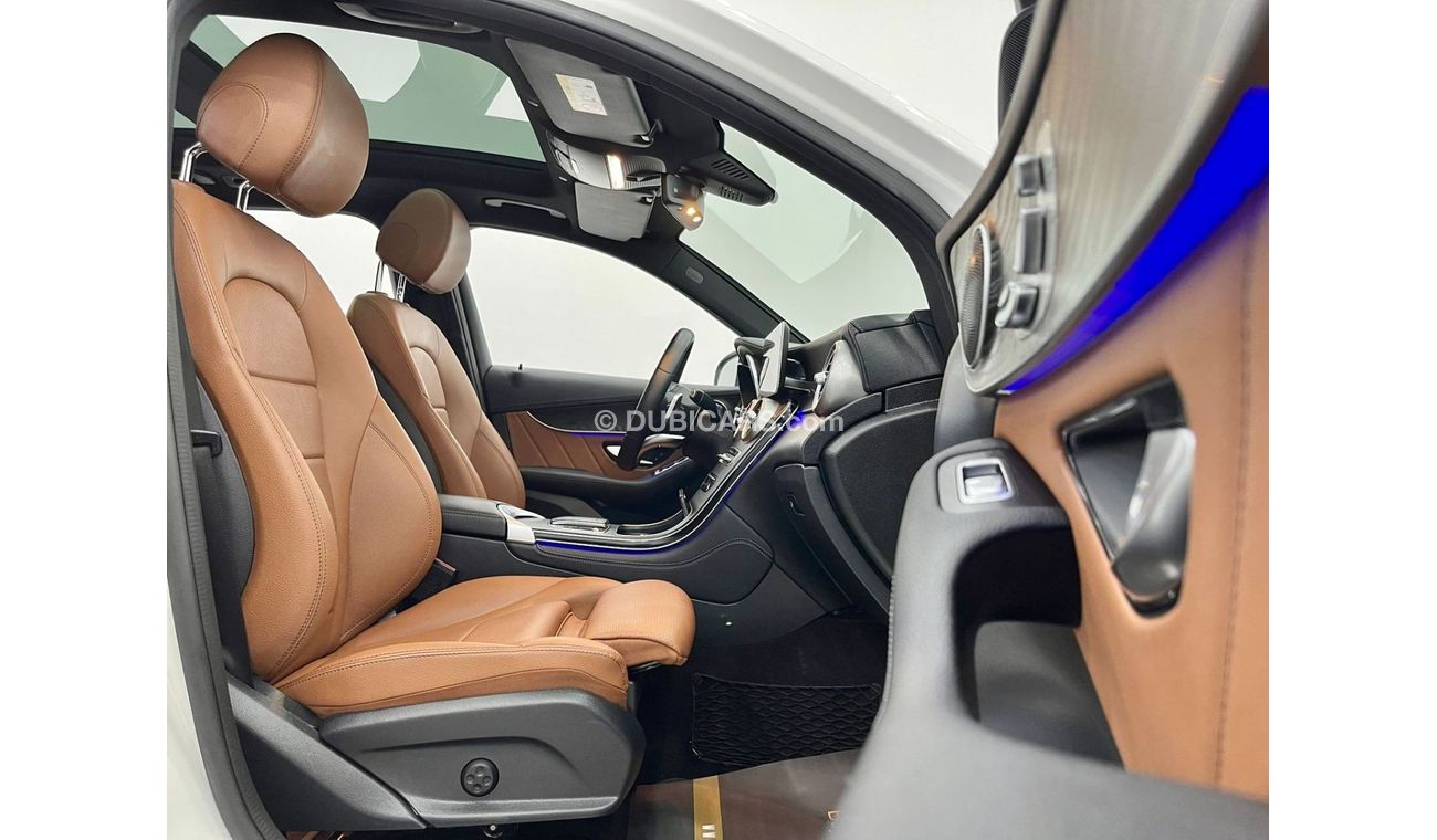 Mercedes-Benz GLC 200 Premium 2020 Mercedes-Benz GLC200 4MATIC AMG, Mercedes Warranty 2025, Mercedes Service History, GCC