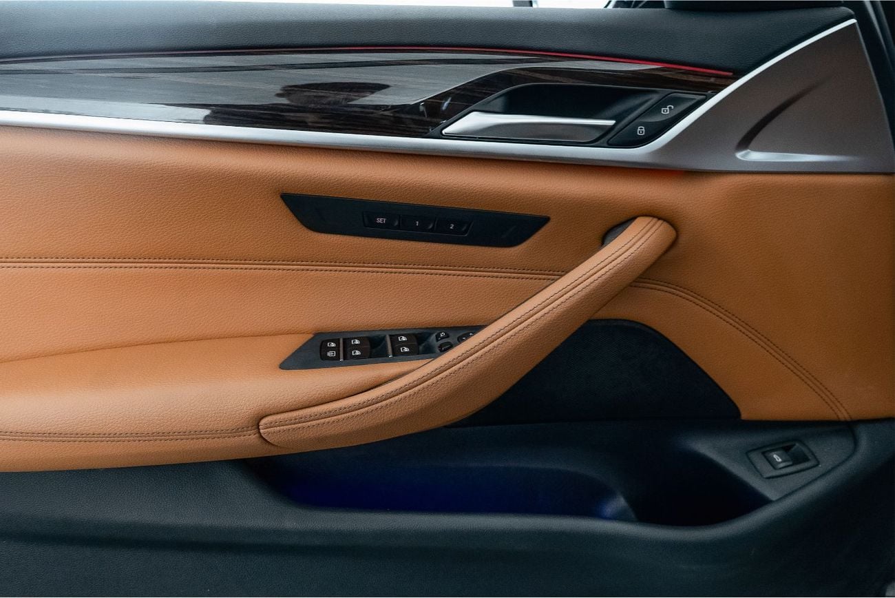 بي أم دبليو 520i M SPORT