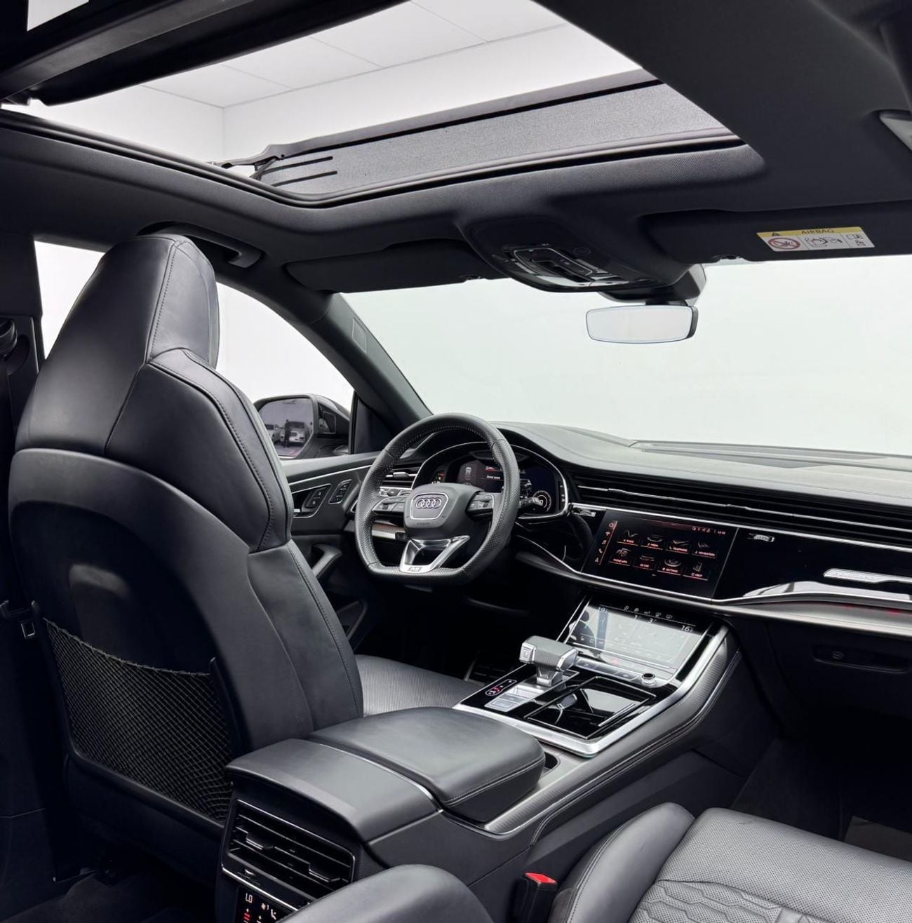أودي RSQ8 TFSI quattro 4.0L 2021 Audi RSQ8 4.0TFSI Quattro, Warranty, Fully Loaded, Excellent Condition, Euro