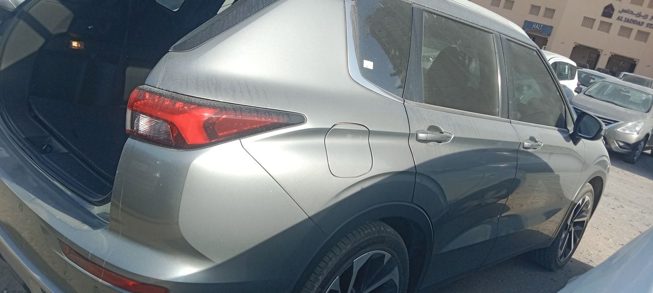 ميتسوبيشي آوتلاندر PREMIUM 2.5 | بدون دفعة مقدمة | اختبار القيادة في المنزل