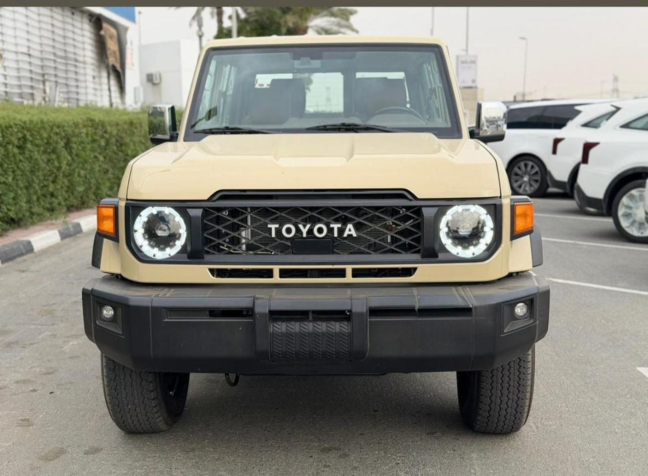 تويوتا لاند كروزر 70 TOYOTA LANDCRUISER LC71 MODEL 2026 4.0 PETROL ENIGINE WITH 6 CYLINDER OMAN SPECS