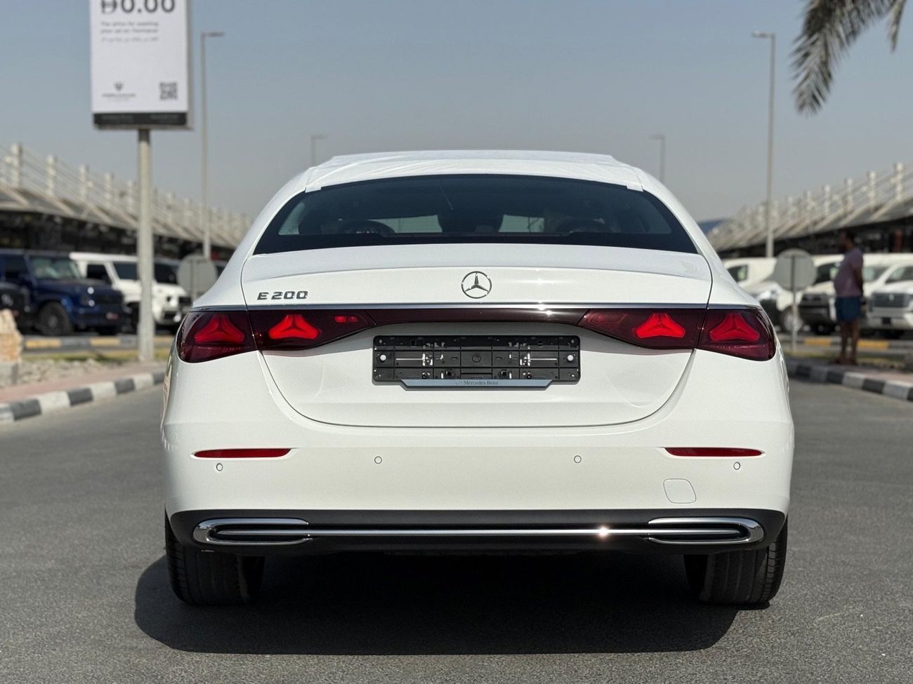 مرسيدس بنز E200