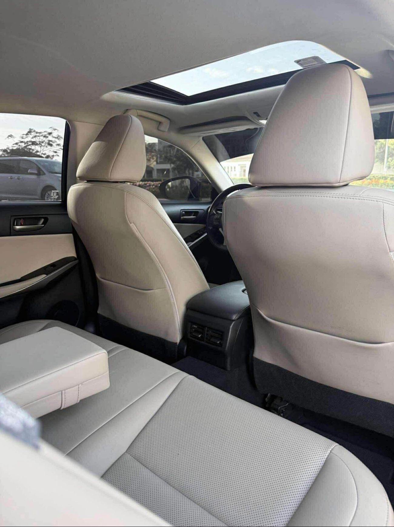 لكزس IS 300 6 cylinder