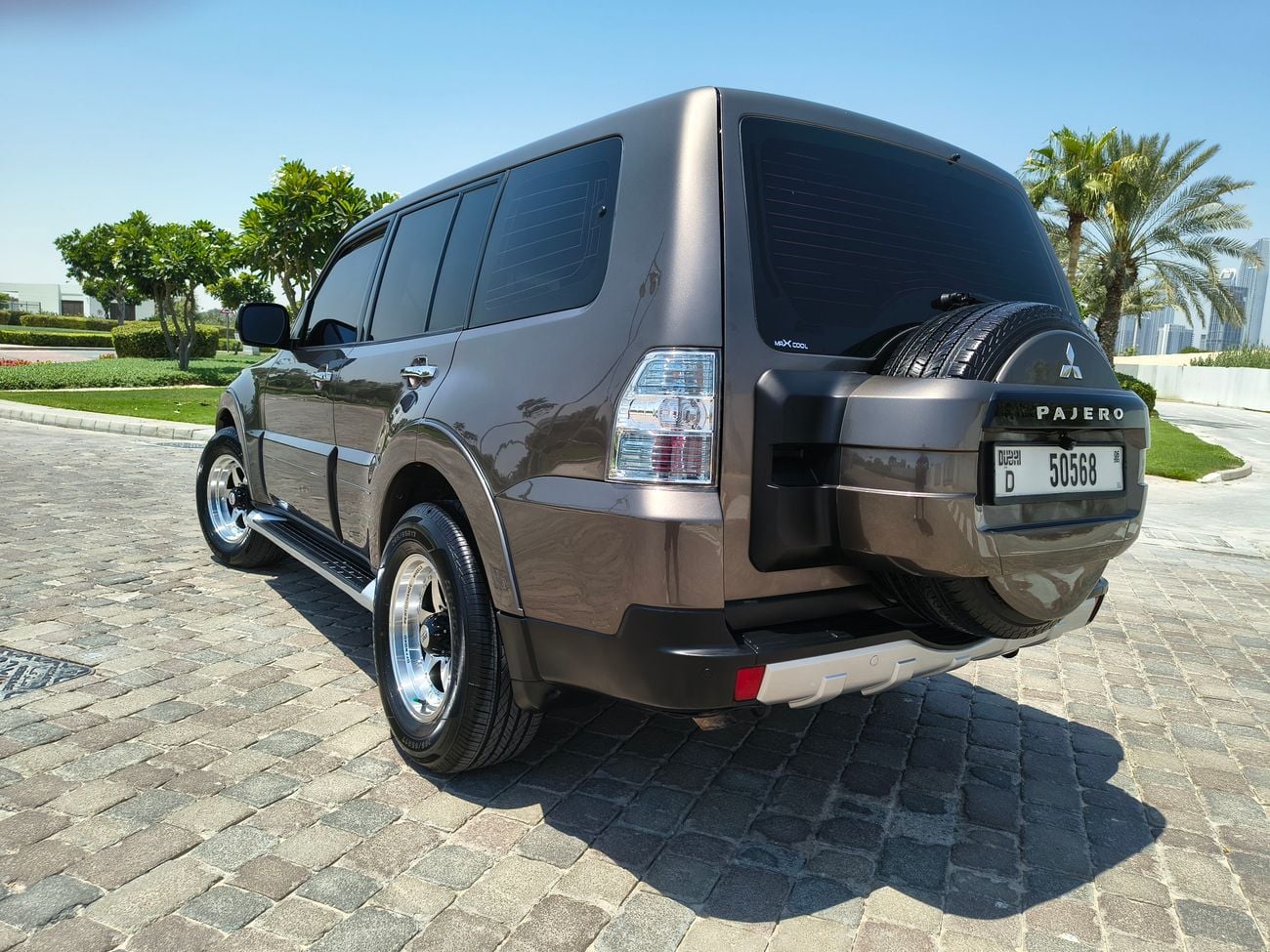 Mitsubishi Pajero GLS MIDLINE