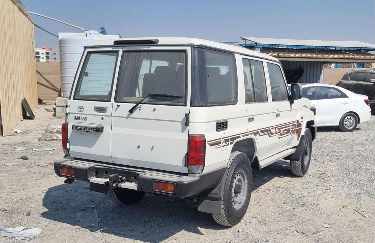 Toyota Land Cruiser 70 LC76 4.0 V6 Petrol MT 2025YM