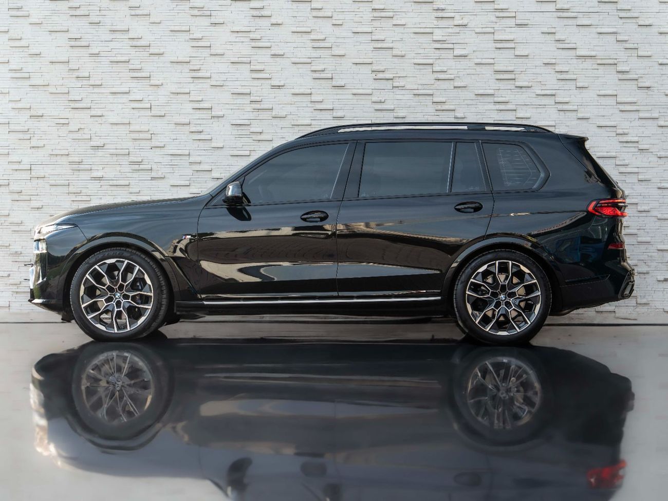 BMW X7 xDrive40i Luxury M Sport Package 3.0L