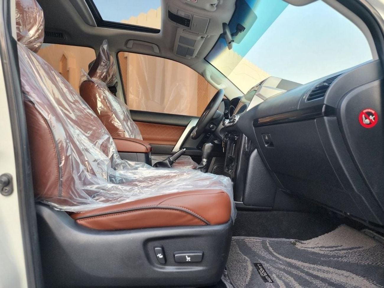 تويوتا برادو 2014 VXR LHD Petrol Engine Full Option Very clean condition