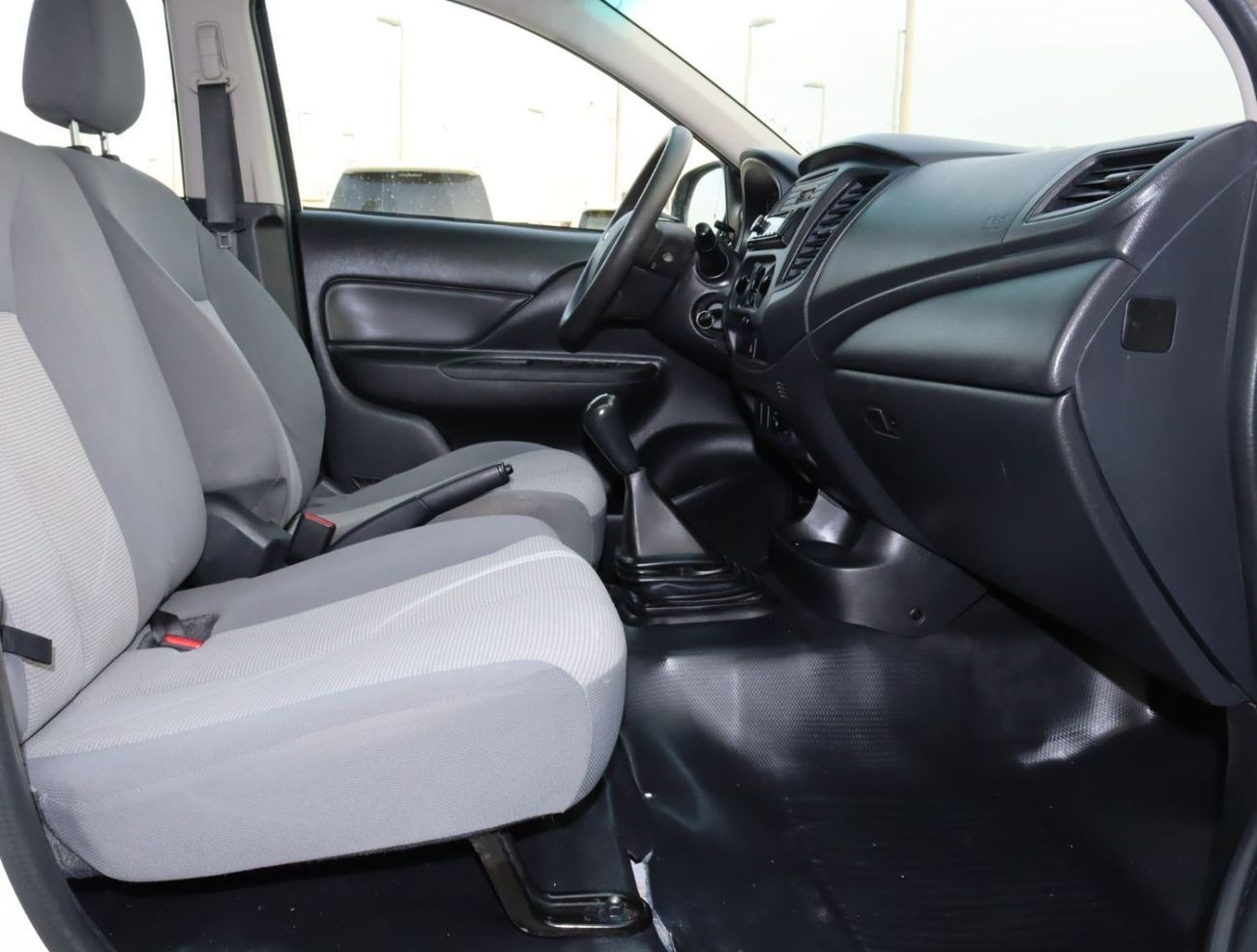 ميتسوبيشي L200 ميتسوبيشى L200 - موديل 2021- 2WD - خليجى - بدون حوادث -محرك 2.4L - بحاله ممتازه