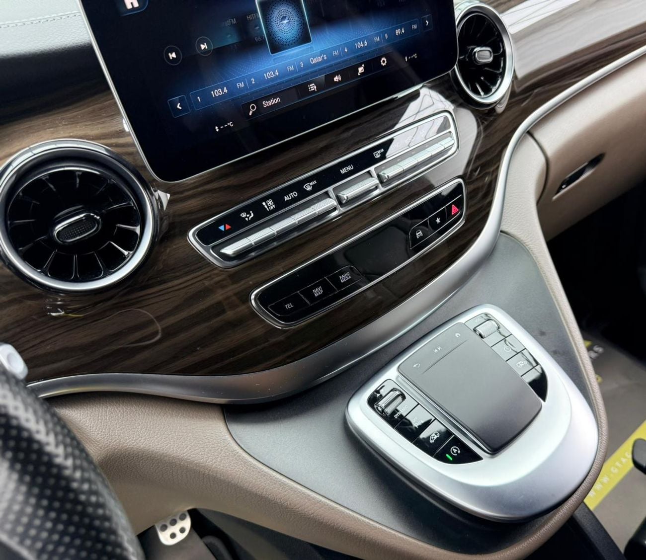 Mercedes-Benz V 250 2023 Mercedes Benz V250 Premium, Warranty, 8 Seater, Fully Loaded, Excellent Condition, GCC