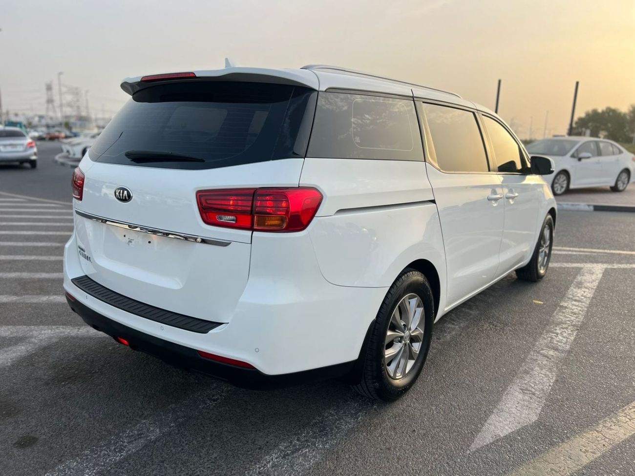 Kia Carnival 2020 Kia Carnival Gcc - No Accident - 7Seater Rear sensor