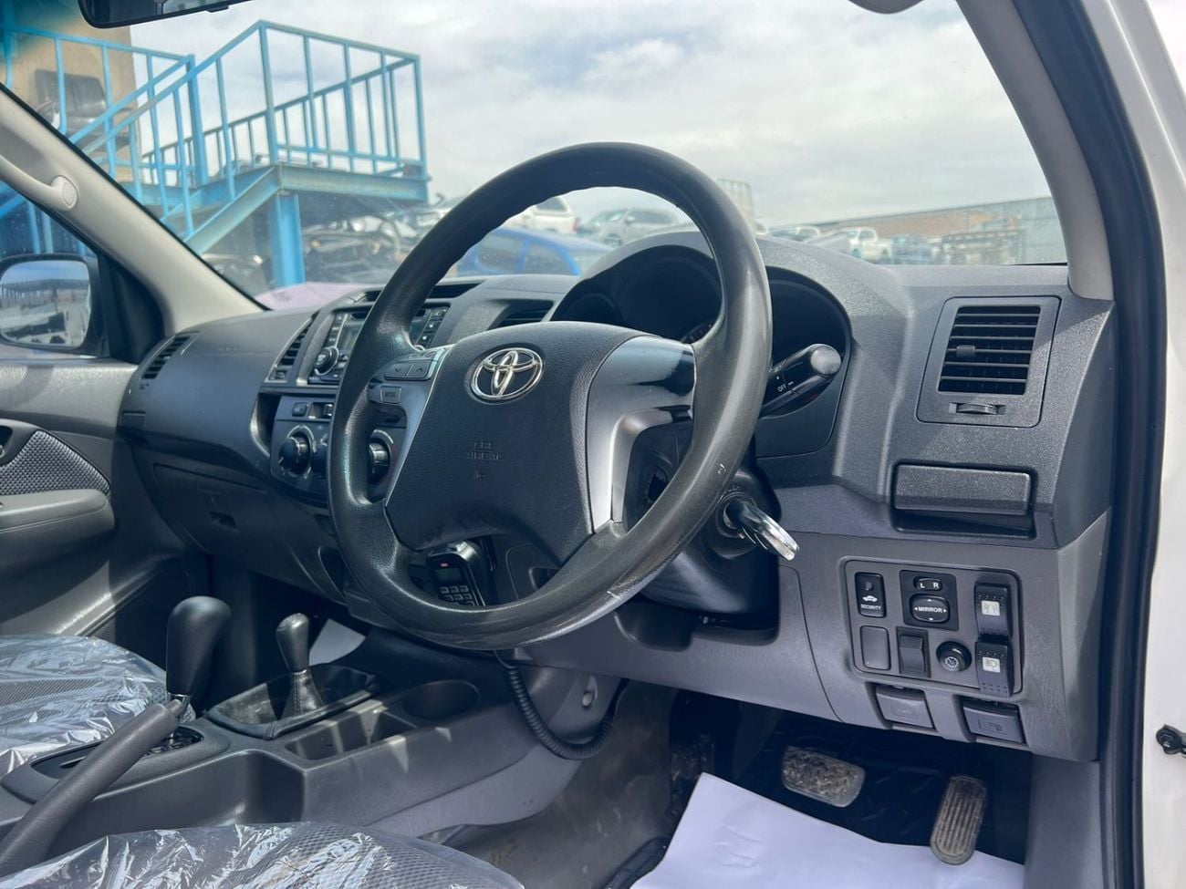 Toyota Hilux DLX RIGHT HAND DRIVE ONLY FOR EXPORT