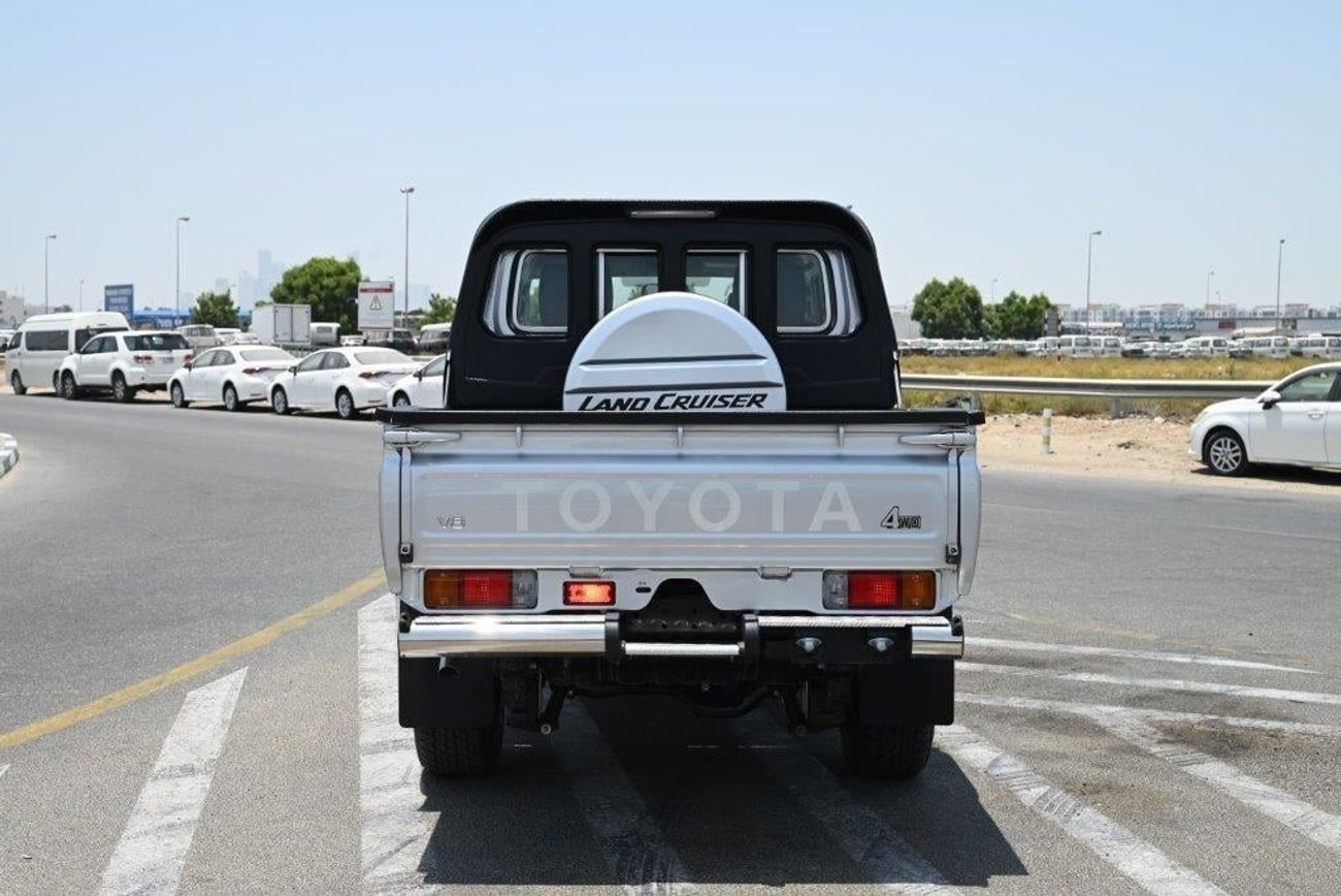 Toyota Land Cruiser Pick Up Double Cab V8 4.5L Diesel MT with Front / Rear Diff Lock, Black Wheels, Winch